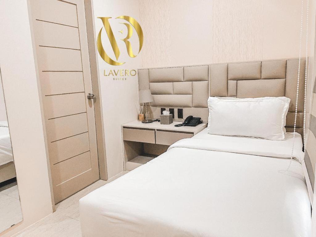Lavero Suites Kalibo Exterior foto